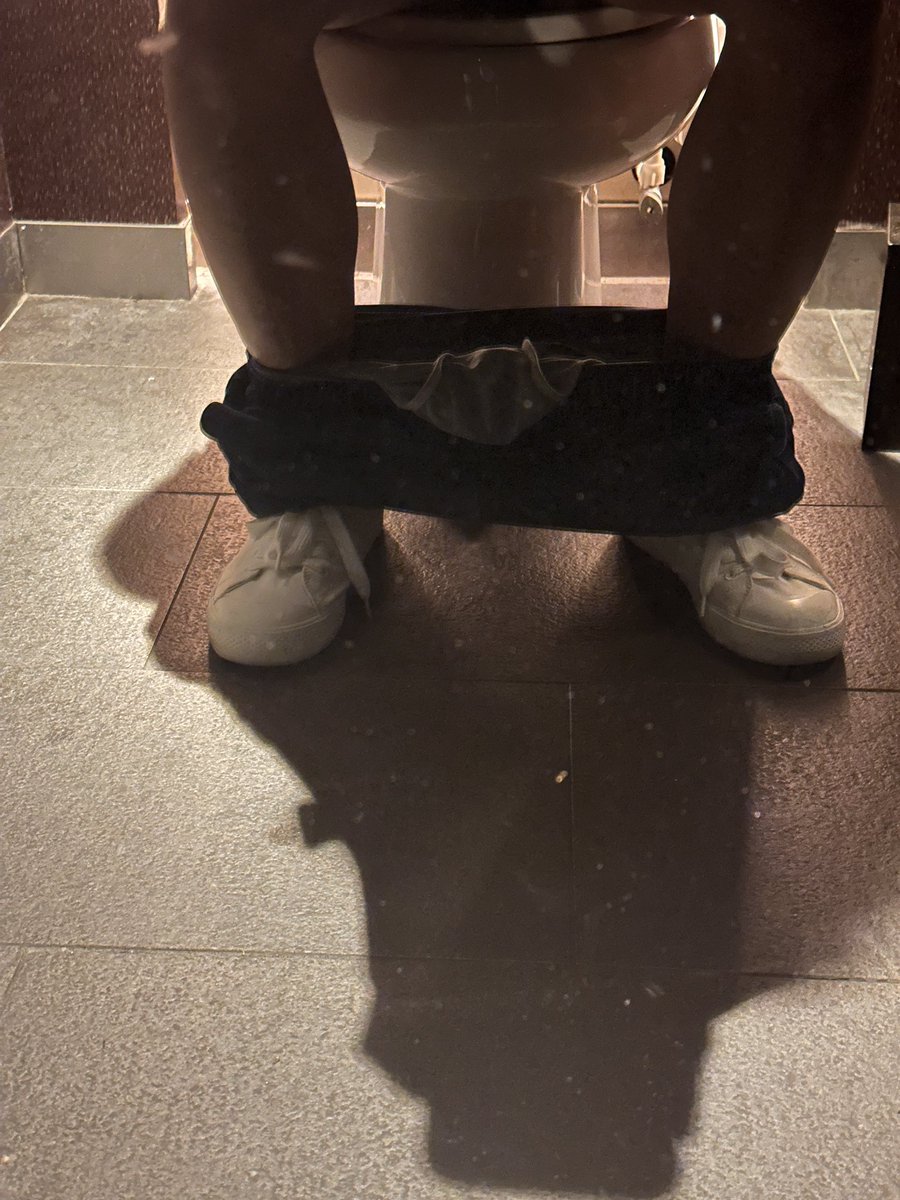 야한 화장실이라 그만 🍆💦💦