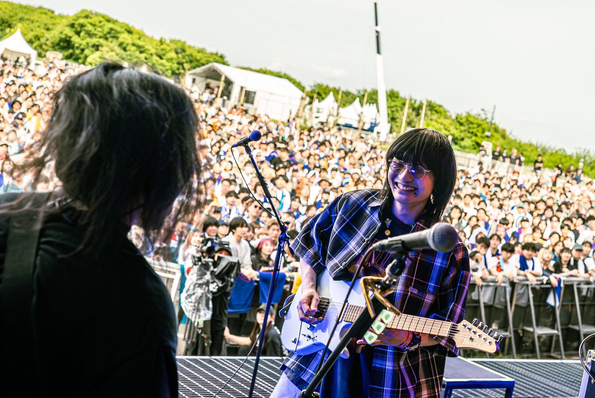ひらこ (@pissa_of_death) on Twitter photo これアウトバーンの2サビ後だと思うけど、ライブ中ニッコニコの夕日くん見て超ブチ上がった
もう2度と笑う事できねえんじゃねえかと思った絶望の1年前からよくぞここまで辿り着けたし、あいつが築き上げてきたものは絶対間違ってなかったんだなと
全員に愛と感謝とリスペクト🫶
📸<a href="/shosho_sclv/">SHO MATSUURA</a> これアウトバーンの2サビ後だと思うけど、ライブ中ニッコニコの夕日くん見て超ブチ上がった
もう2度と笑う事できねえんじゃねえかと思った絶望の1年前からよくぞここまで辿り着けたし、あいつが築き上げてきたものは絶対間違ってなかったんだなと
全員に愛と感謝とリスペクト🫶
📸<a href="/shosho_sclv/">SHO MATSUURA</a>