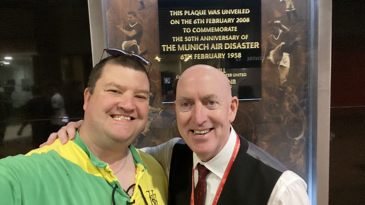 Great to see <a href="/JayMotty/">Jay Motty</a>, <a href="/BPete1970/">BoylePete1970 BIG OLD PETE</a> &amp; <a href="/alankeegan1/">Alan Keegan</a> prematch in Manchesters typical sun! 🤩⚽️🇾🇪😎☀️🌞