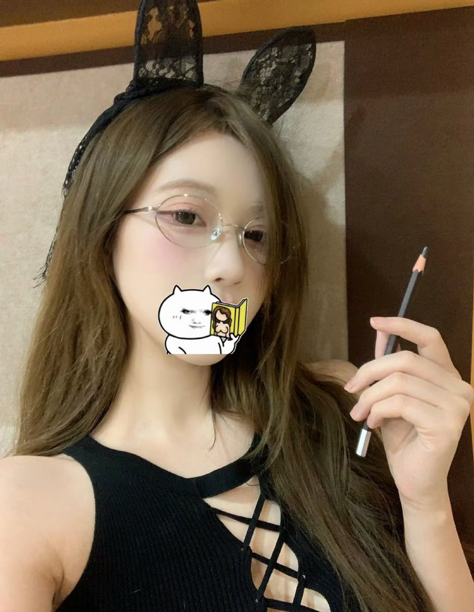 不是都说穿衣自由么，怎么没有男孩子光着身子给我看 https://t.co/nG5ufpV0AB