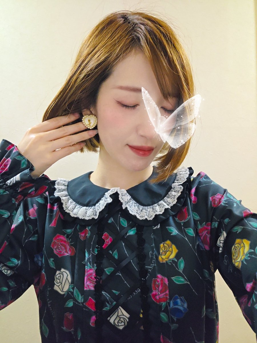 kinoharui_LILAC's tweet photo. 昨日　観劇だったのでほぼアクセしてない

お洋服  #abilletage 様 #EmilyTemplecute 様
ピアス #EULALIA 様
バッグ #limboussole 様（#バルドゥリスト）
バッグチャーム #蝶の紡ぎ詩 様

#春依のお洋服 https://t.co/pVDbZue3DN