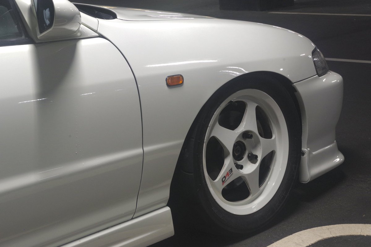l15as2k's tweet photo. ご存知の方も多いかもですが実は…塗りました…！
やっぱホンダといったら馴染みのある「16」という数字を活かしてW16にしました🙌
3コートパール本当にめんどくさかったけど大変満足な仕上がり🙌🙌 https://t.co/nJOt3SHodA