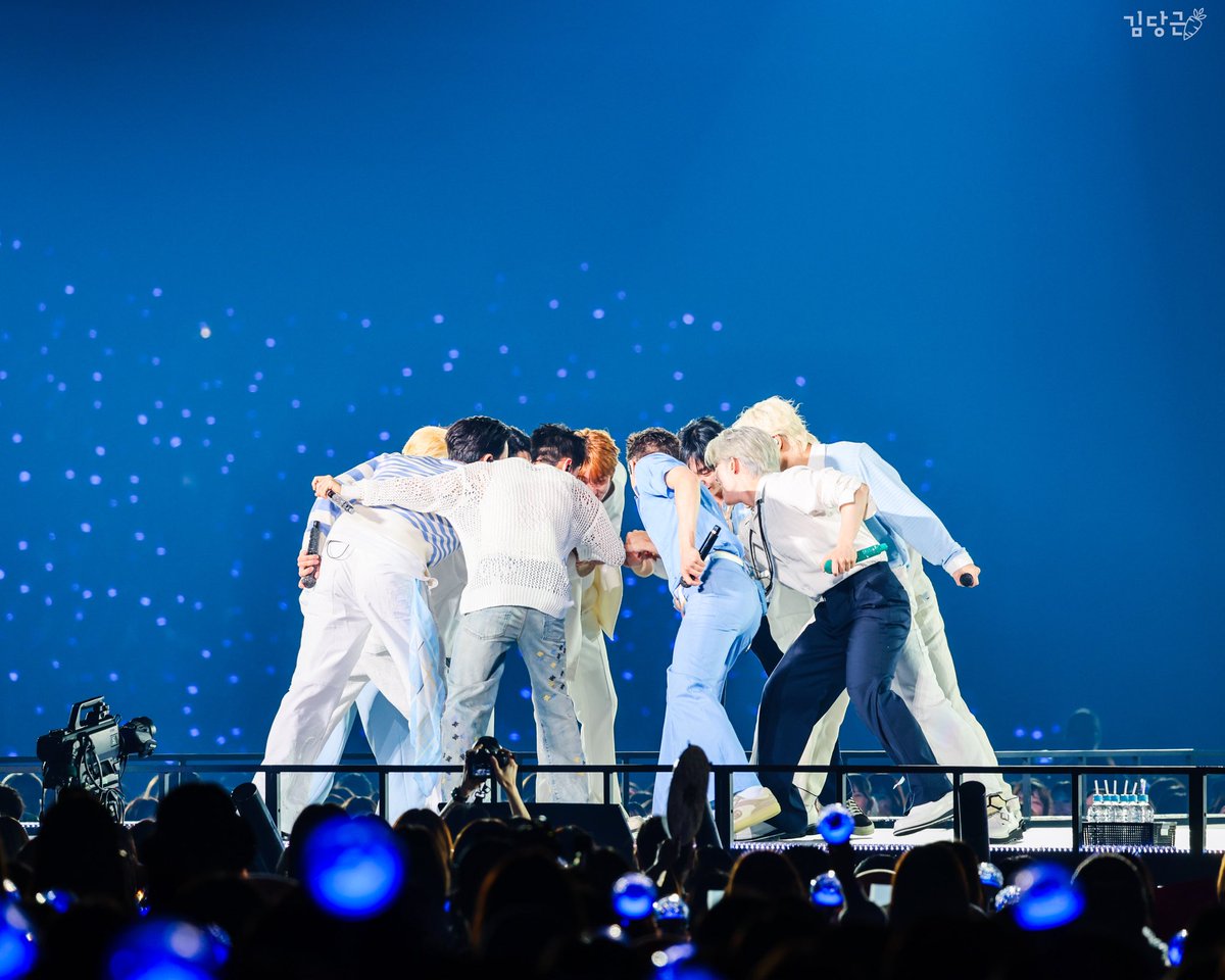 erin_carrot's tweet photo. 250511 일본 팬미팅 holiday saitama

今夜 世界が終わっても
大事にしたいのは 僕らの「今」

도쿄 오사카 행복한 시간 만들어줘서 고마워🥰
곧 다시 만나자☺️

#세븐틴 #SEVENTEEN https://t.co/nxgQIXJJqQ