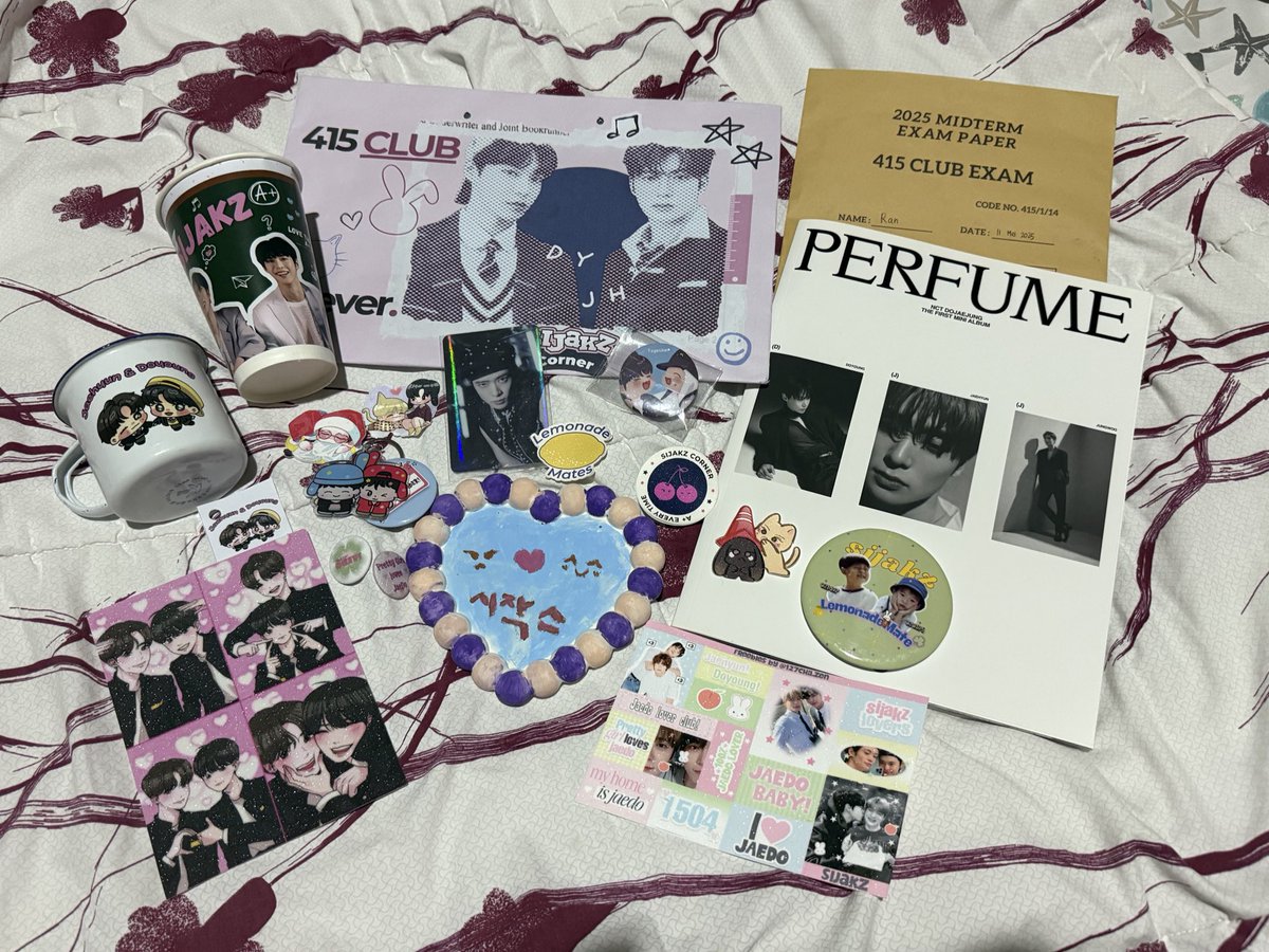 from <a href="/Sijakz_corner/">Sijakz Corner</a> today!! seru bgt ternyata live painting dgn skill 0 besar bersama jaedoist yg ternyata ga cuma 10!! serunya lg menang lucky draw album unit ghaib 😊 makasih jg freebies nya all!! ❤️
