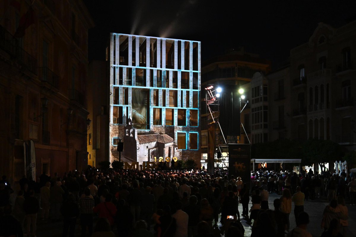 📢 Esta noche proyectamos el videomapping ‘#MurciaTresCulturas, una historia de convivencia’.

⌚️ Dos pases: a las 22:00 y a las 22:30 horas

📍 Plaza del Cardenal Belluga