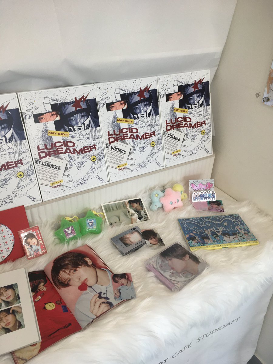 h0tcak3_02's tweet image. 𝐋𝐔𝐂𝐈𝐃 𝐃𝐑𝐄𝐀𝐌𝐄𝐑 
#SION_DREAMCONTROL
#LUCID_DREAMER #루시드드리머

📍 STUDIOAPT.

이 착장이 너무 좋아서 달려갔던 마지막 생카•• 제가 간 곳 중에 제일 무채색인 곳이였는데 공간이 느좋이다라는 느낌뿐이였어요 ♡ 그리고 사장님이 너무 친절하셔서 좋았어요....