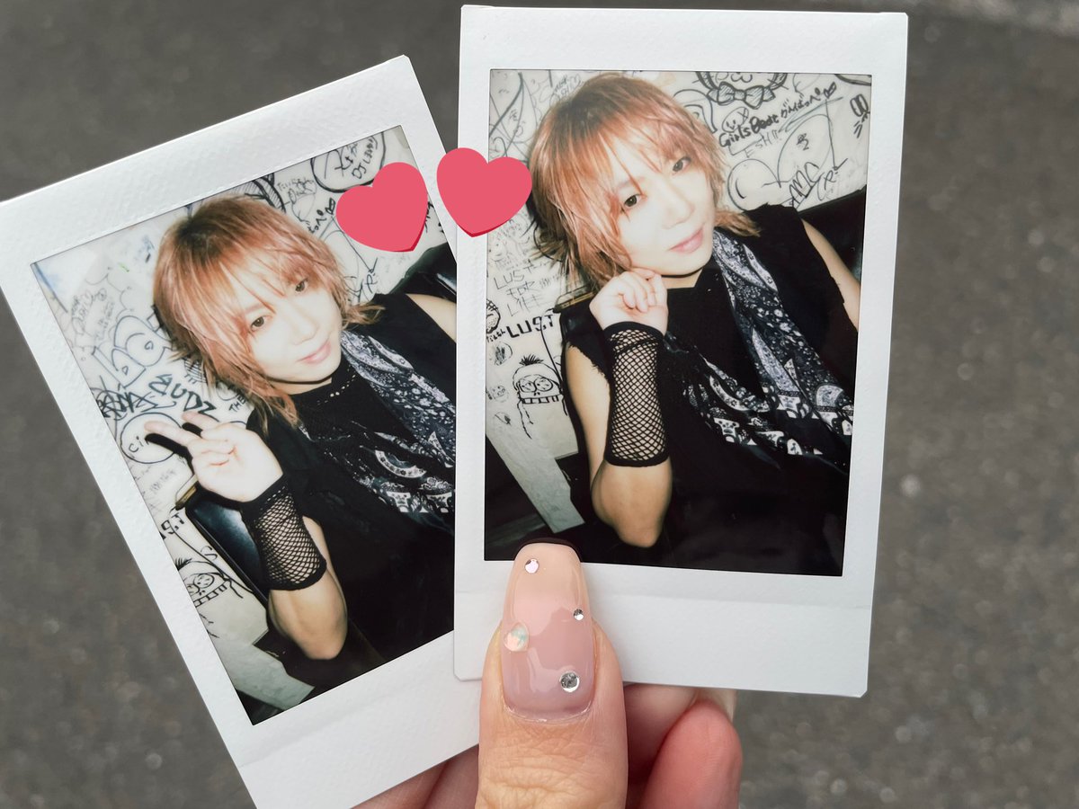 ychiek0305's tweet photo. 夕霧さんの「18年間ありがとう」からのキボウノカケラで涙腺崩壊でした。行けばいつでも私の青春時代に戻れる大切なHOME♡ 6/6も楽しみ☺️🌟

 #いつ旅
 #DaizyStripper
 #DaizyStripper18th https://t.co/6wZR5xAzYV