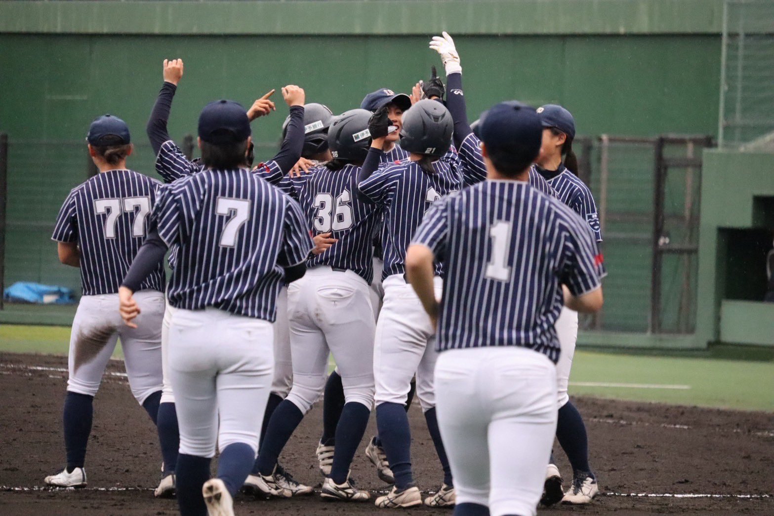 IPU 環太平洋大学 野球部ユニフォーム上下 アップシューズ