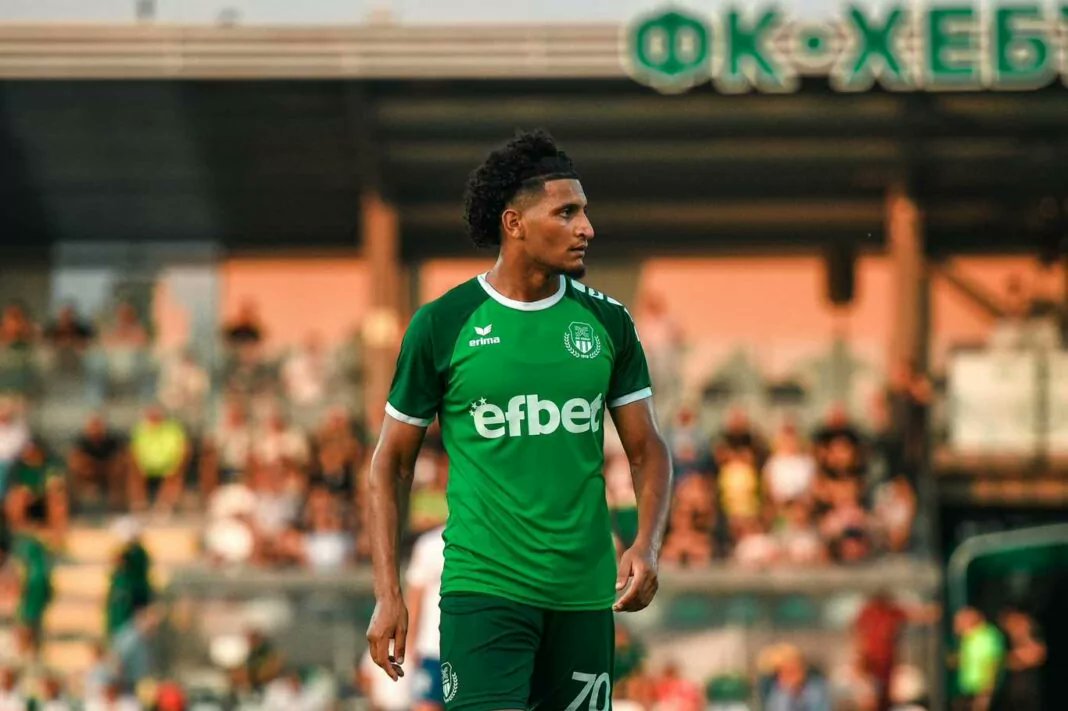 Makni Nabil international 🇹🇳 a subi une blessure qui a nécessité son transport dans une clinique française.
Yordan Cholov adjoint déclare :  
"Selon les premières informations, nous espérons que la blessure n'est pas grave.J'espère que son absence ne sera pas longue ..."
<a href="/Zzr944/">ELTUNSI 94 🇹🇳🇵🇸</a>