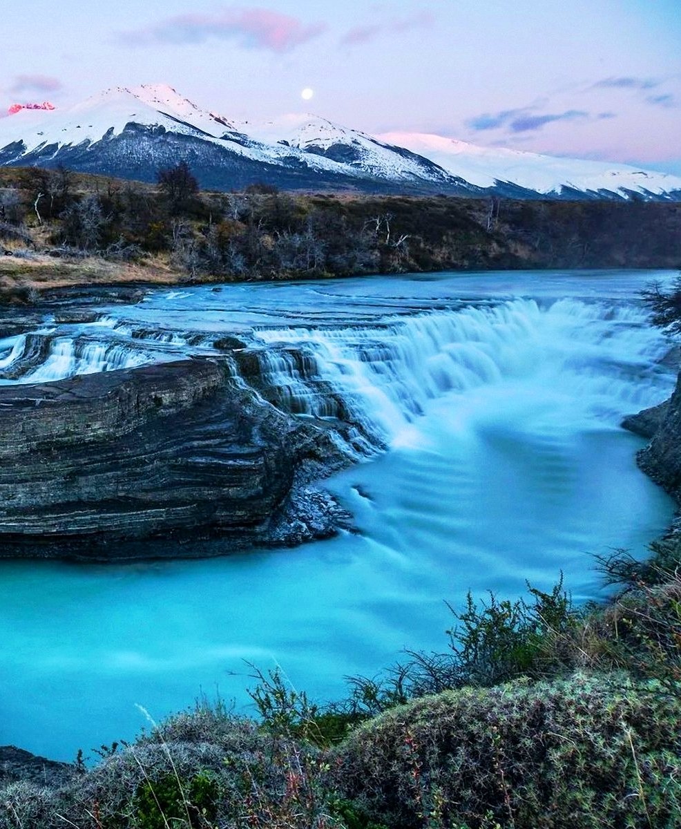 LoveSongs4Peace's tweet image. Beautiful Cascada Paine waterfall in Torres del Paine National Park, Chilean Patagonia 🇨🇱
#nature #naturephotography #naturebeauty #outdoors