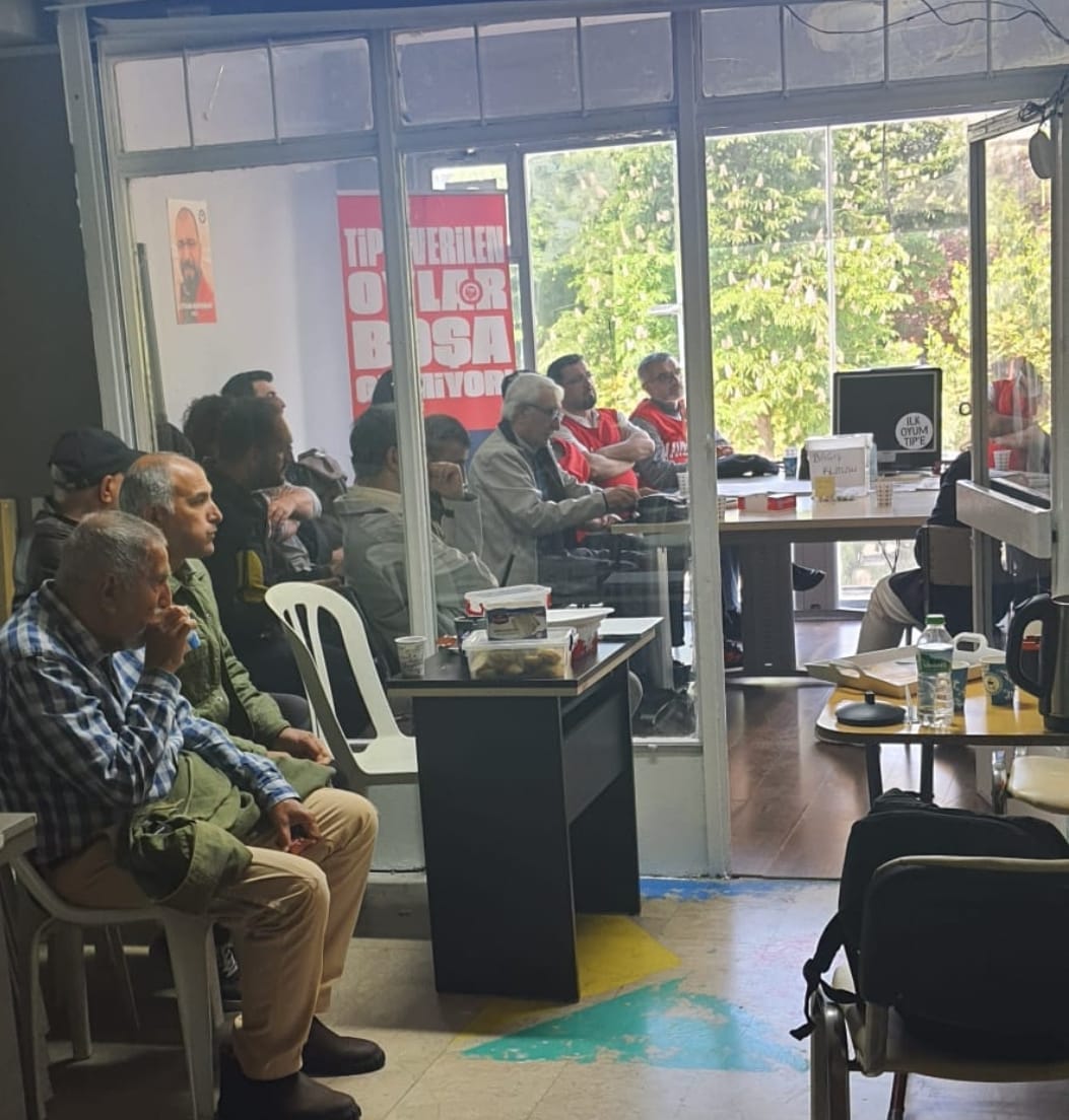 İşçi Okulu buluşmamızı bu ay devrimci öğretmen Utkan Adıyaman anısına "1 Mayıs'tan geleceğe" temasıyla gerçekleştirdik. TİP Avcılar İlçe Örgütü olarak destek ziyaretleri için DEM Parti, UİD-DER ve Halkevleri'ne teşekkür ederiz.