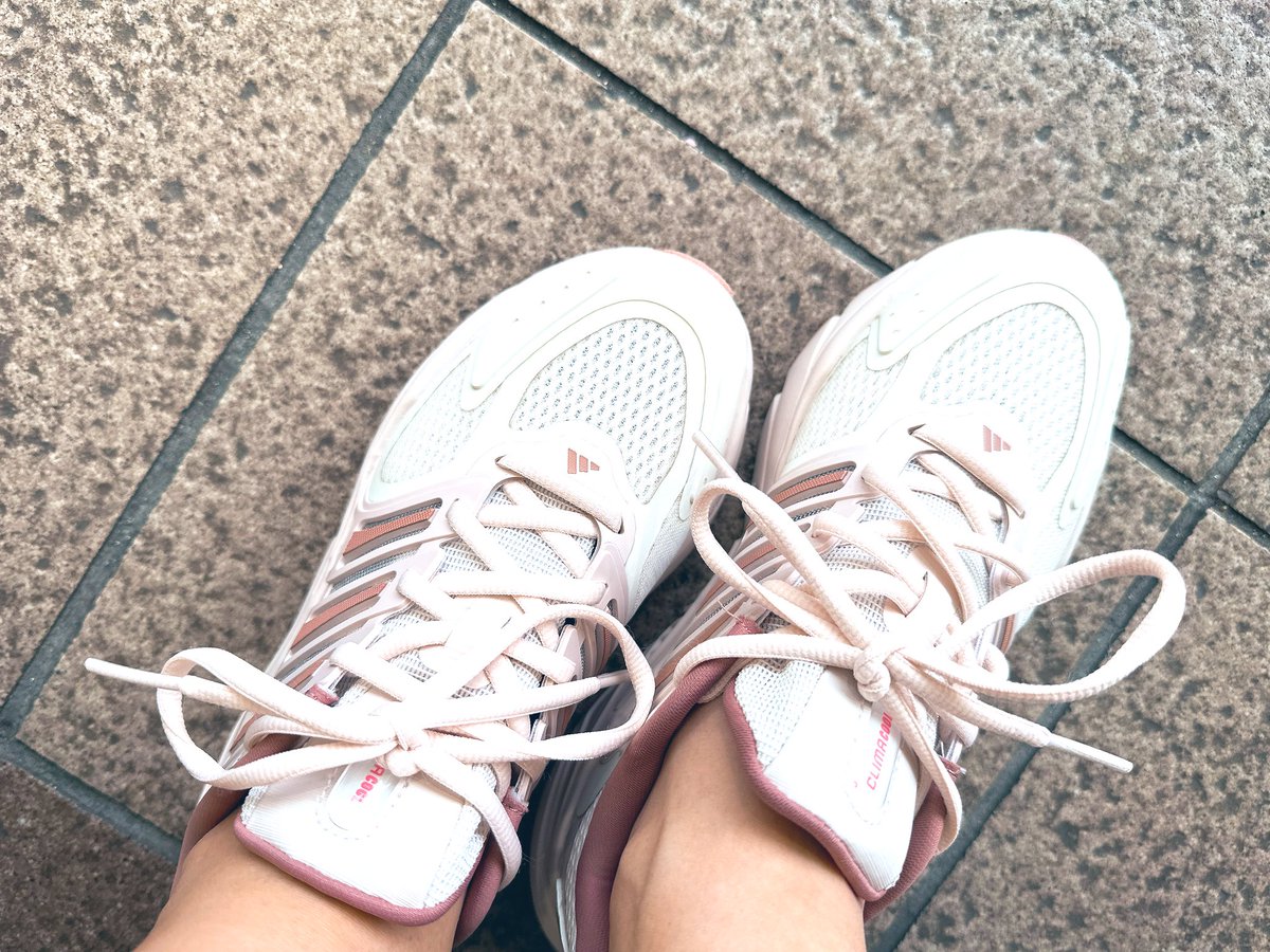 momo20151220's tweet image. 買って初めて履いた💕
軽い〜楽だ〜♡♡♡
#climacool #timelesz