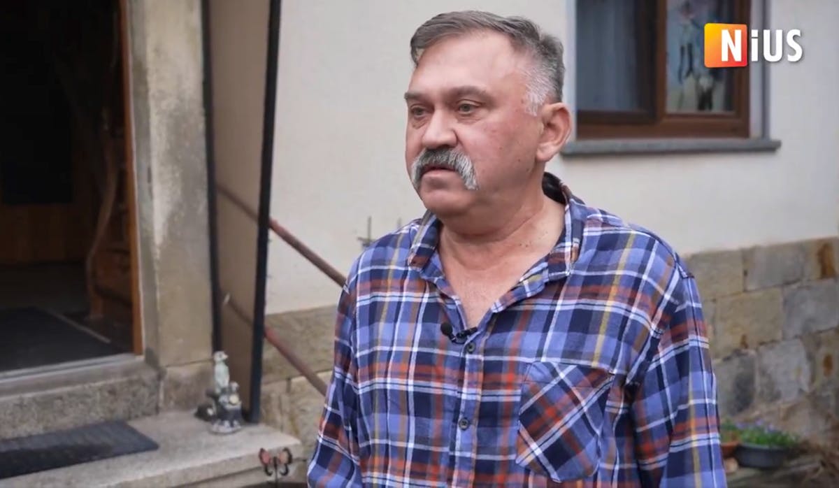 Alle hielten ihn für den coolen Gitaristen einer Metalband, bis sein Youtube Kanal entdeckt wurde!