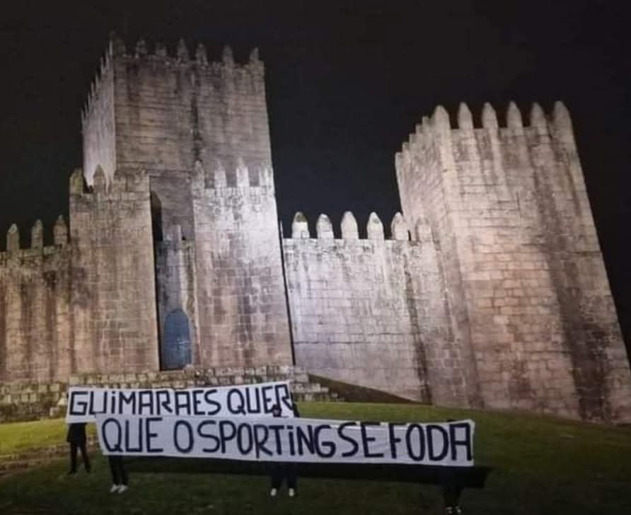 Rui Borges, pequeno não só na sua altura, depois de levantar suspeitas sobre a equipa do Gil Vicente, veio agora dizer:
"Vi jogadores do Vitória a levar amarelo para jogarem com o Sporting..."
Pequeno treinador, esta é a resposta