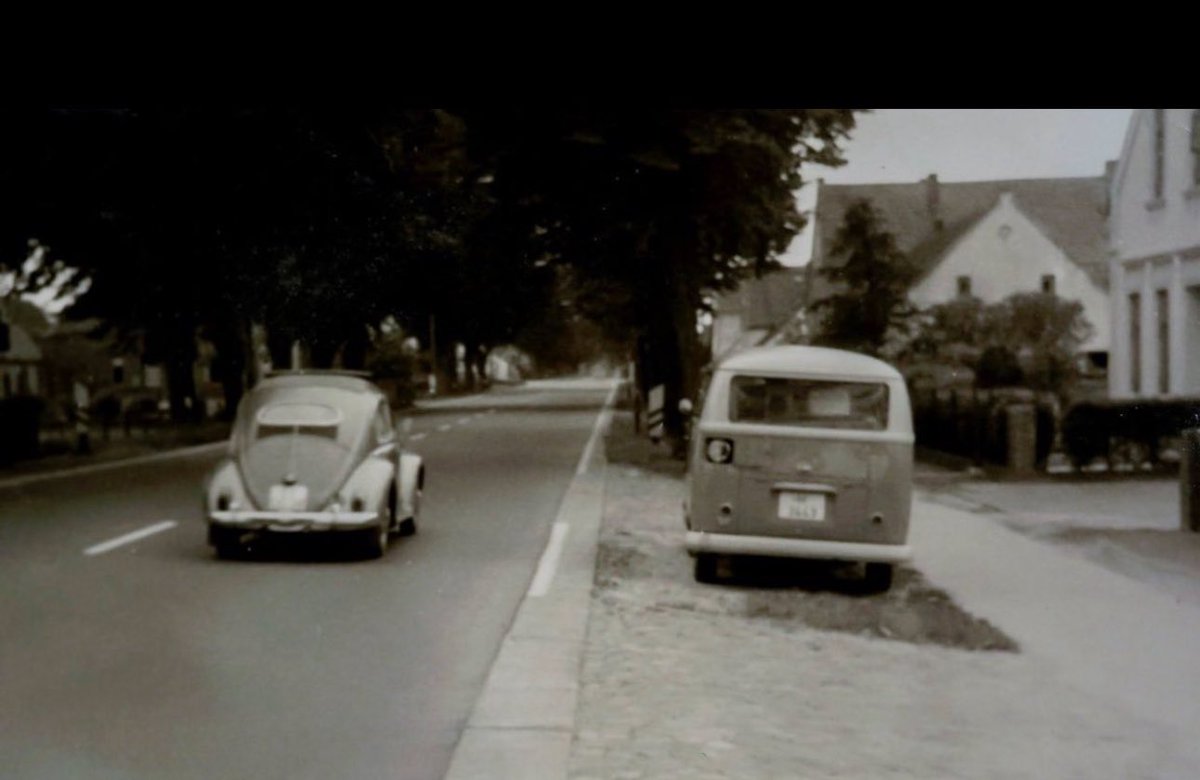 almaniahcom's tweet image. معاناة الناس مع الرادار ليست جديدة ففي ألمانيا تعود الى عام 1959 حيث تم العثور مؤخرا على أول سيارة استخدمتها الشرطة لتخبيء الرادار بها وعلى بعض من استخدموه في ذلك الوقت قبل أكثر من 66 عام 
ولحسن الحظ في ذلك الوقت لم يكن لديهم الكثير من الرادرات 
#صنع_في_المانيا 
#madeingermany