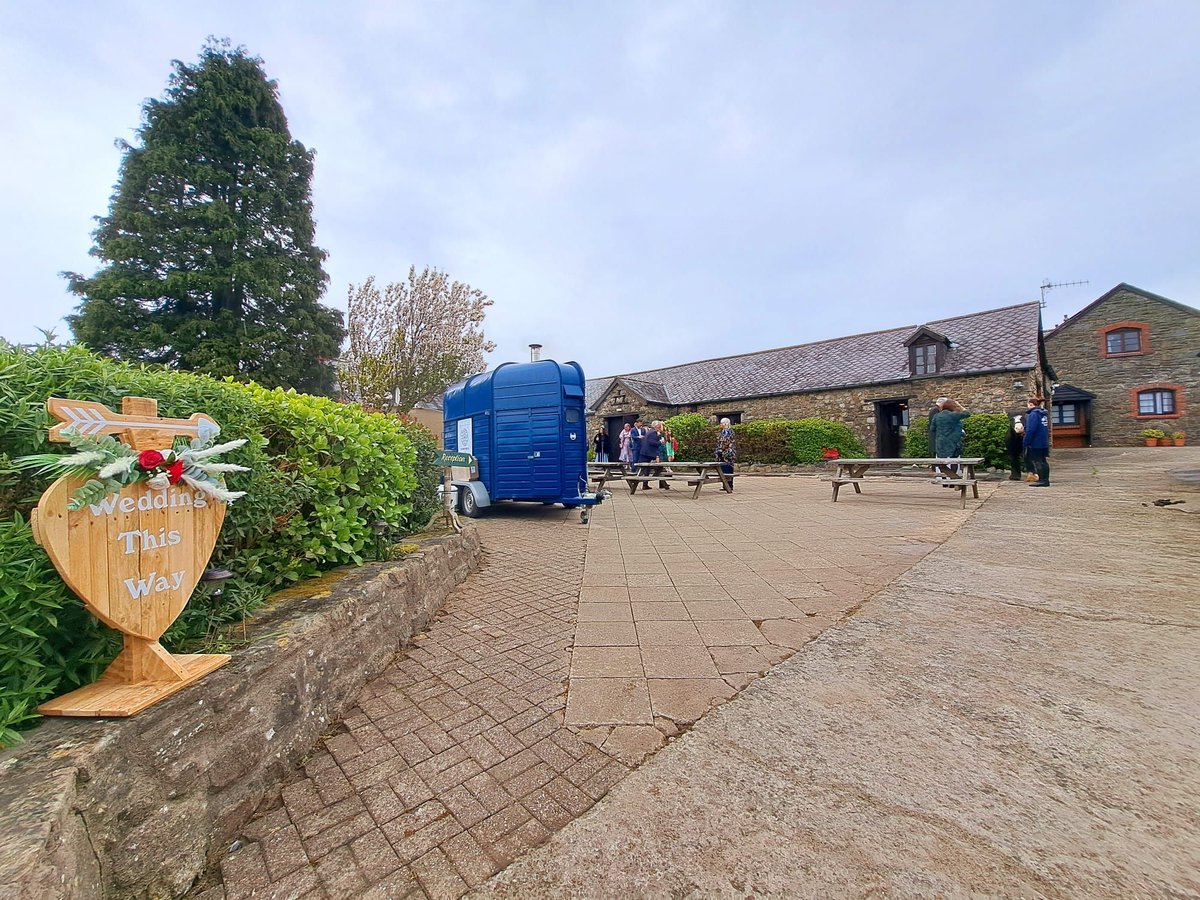 Looking for a rustic, DIY wedding venue?💍With two barns to choose from, self-catered cottages and beautiful sea views, Clyne Farm could be perfect for your special day. Contact us today for more information!

#WeddingVenue #DIYWeddings #SwanseaWeddings #SeaViewWedding