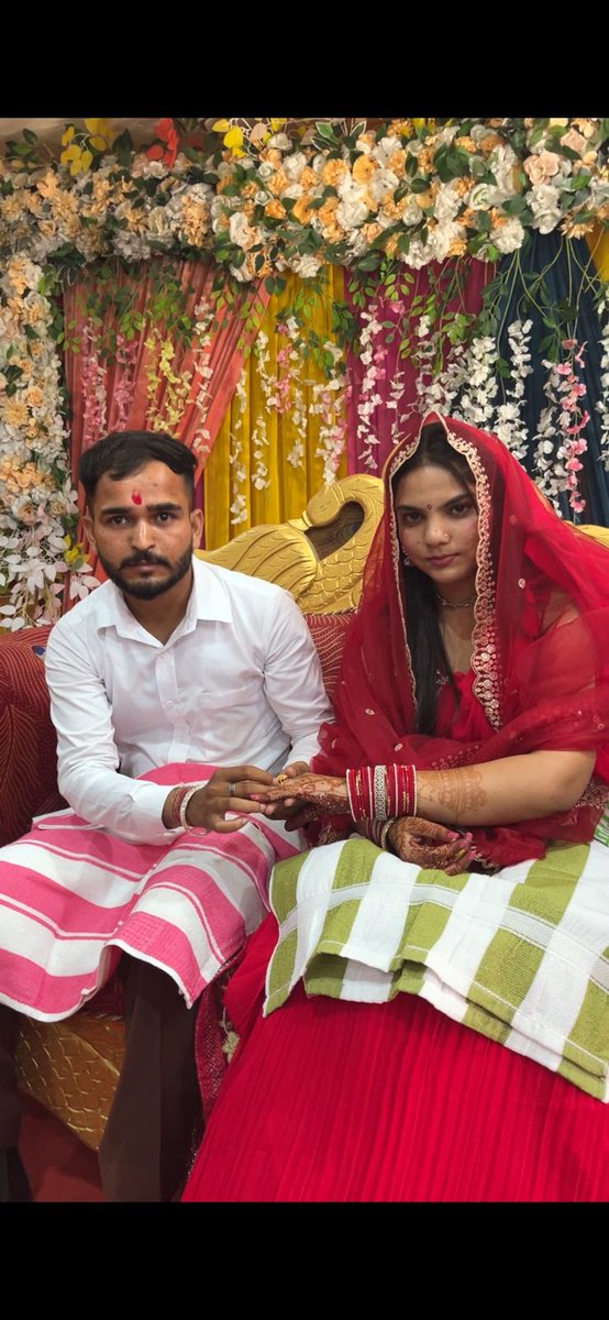 जिंदगी की नई पारी की शुरुआत की बहुत बहुत बधाई एवं शुभकामनाएं भाई <a href="/AdvShubham_Rana/">Shubham Rana(me bhi kejriwal)</a> ❤️
Ring Ceremony🎊