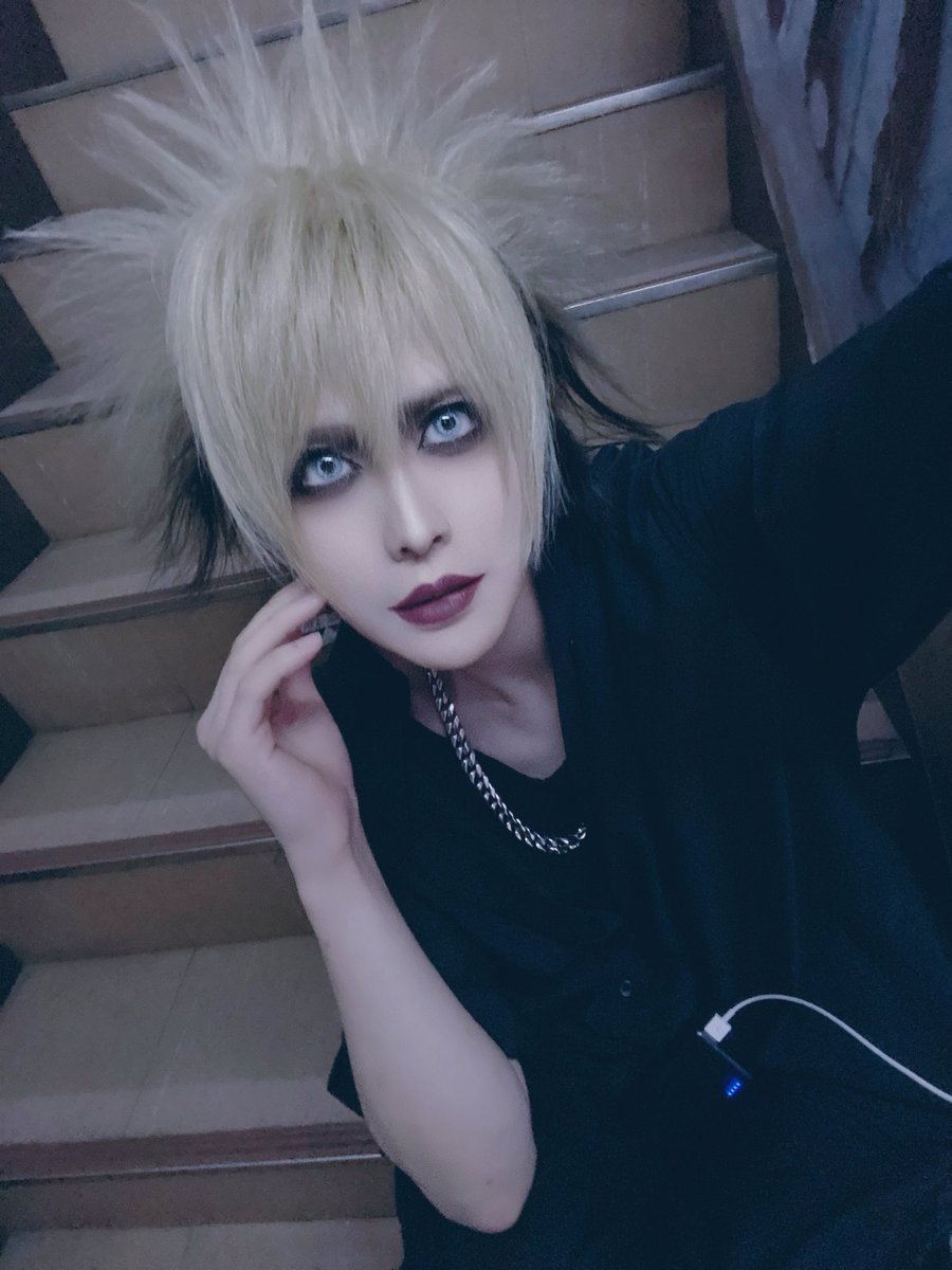 ドラムも顔面も良いので、早めに見つけて欲しい気持ち…頑張れ世間。俺も頑張る。

月10本くらいはライブしたい…ナ