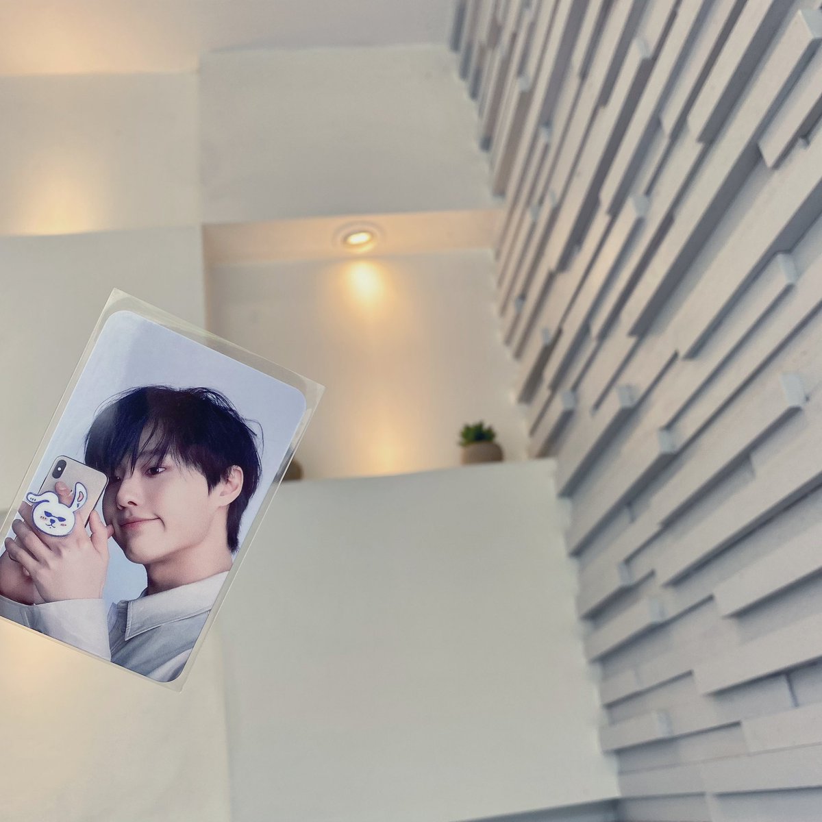 축하해 🧡💙
 #우즈드라우닝_인가1위_축하해