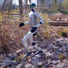 UsmanAnzaar's tweet image. 7/🤸‍♂️ Witness the athletic Unitree G1 humanoid, engineered to unlock sports potential! Featuring 23-43 joints, precise force control, advanced manipulation, and impressive learning capabilities. Starts at ~$13,600!
#HumanoidSports #AgileRobots #G1Athleticism