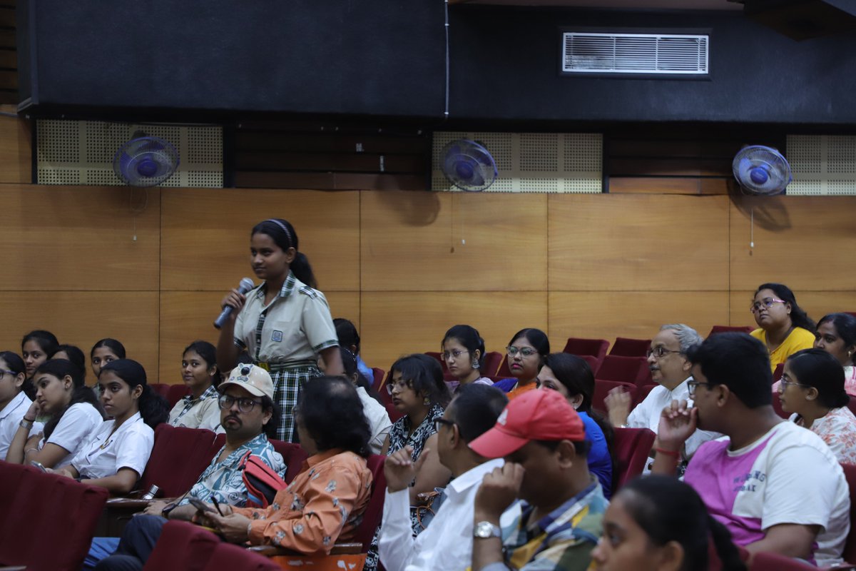 IndianMuseumKol's tweet photo. As part of #InternationalMuseumDay2025, Indian Museum, Kolkata hosted an AI workshop featuring sessions by Prof. Biswas & Prof. Sen from @IITKgp.
Students engaged with sharp questions on AI in curation, digitisation & restoration.
#MuseumsAndAI #HeritageTech #IMD2025 https://t.co/mdnYOtghYs