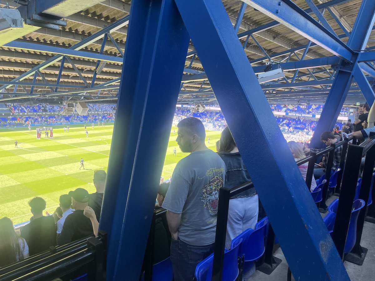 Now that’s what I call a restricted view in the away section. Ipswich Town v #brentfordfc