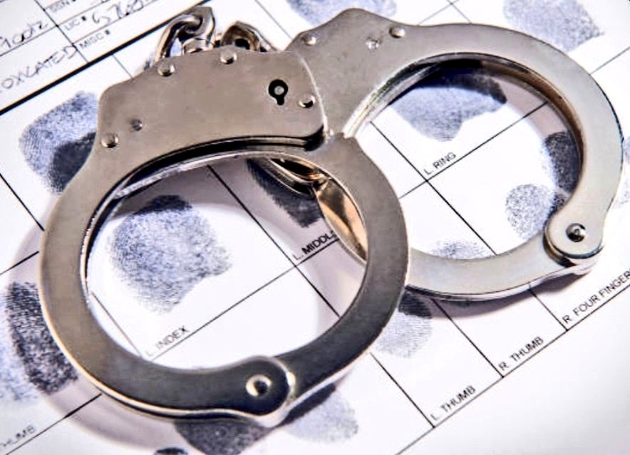 JoburgMPD's tweet photo. #JMPD #RegionG operations officers saw a male driving recklessly they tried to stop him but he continued driving, a chase ensued & was intercepted at R82 & R550. 

The suspect was arrested for failing to stop & reckless and negligent driving. He was detained at Mondeor SAPS.
#NomakanjaniManjeNamhlanje
#JoburgRoadSafety
#SaferJoburg