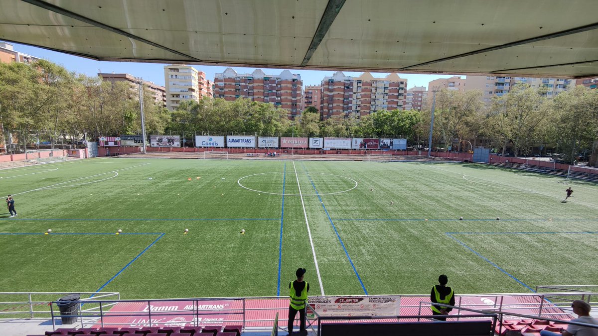 Tot a punt al Municipal de la Verneda <a href="/CE_Jupiter/">CE Júpiter</a> - <a href="/nasticmanresa/">Club Gimnàstic de Manresa</a> amb les veus d' <a href="/ericballe00/">Eric Ballester Navarro</a> i <a href="/tongarbe/">Toni García Bernardo</a>
📻 #89.1FM