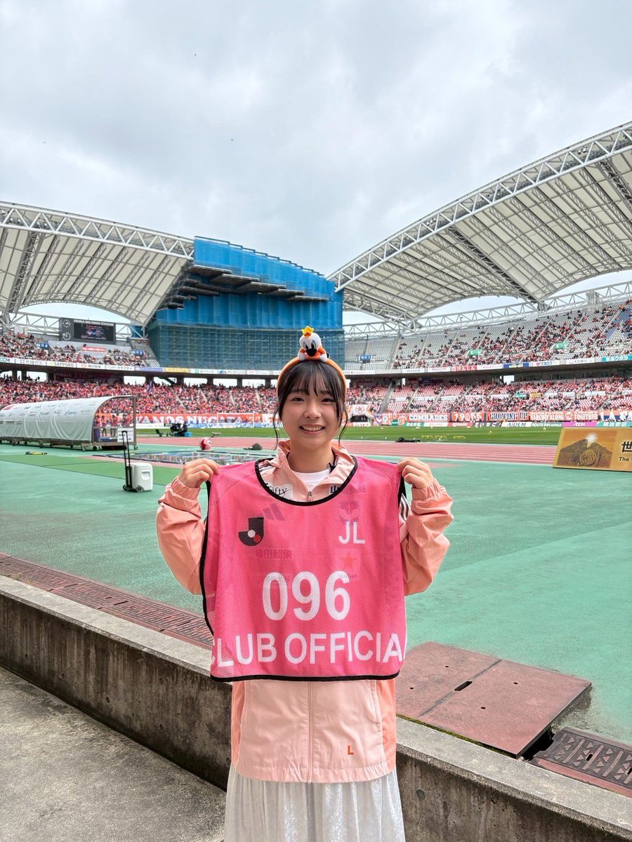 ngt48_4th's tweet image. 高島柚愛です！🧡
今日はアルサポQありがとうございました！⚽️
#矢村健 選手と #星雄次 選手のアイテムを持っているサポーターの方々に突撃してきました！
アルビサポの方々最高です🫶🏻
初TikTokライブもありがとうございました！
#アイシテルニイガタ
#アルビレックス新潟
#NGT48
#高島柚愛