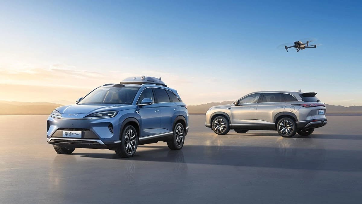 The_Auto_Show's tweet photo. Say hello to the latest from BYD! The Sealion 07 DM-i is a feature-packed hybrid SUV with up to 1320km range &amp; advanced tech. 

Get all the details here! 

https://t.co/5Q6TpGSizp

 #Sealion07DMi #HybridSUV #NewCarLaunch #TheAutoShow #BYD https://t.co/ZaRdI0S99q