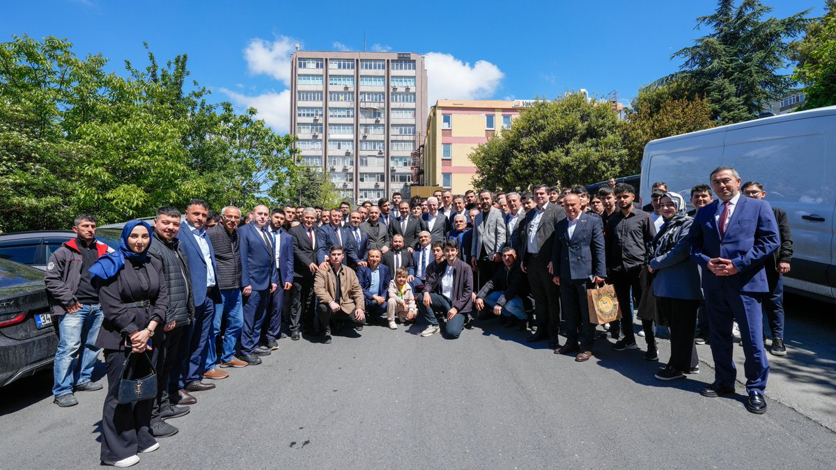 Valimiz Davut Gül, #Pazar mesaisine gençlerimizle bir araya gelerek başladı.

Tokat Konfederasyonu (TOKKON) Gençlik Kolları tarafından düzenlenen Geleneksel Kahvaltı Programı’na katılan Vali Gül, gençlerimizle vakit geçirerek sohbet etti.

Vali Gül’e, #İstanbul Milletvekili