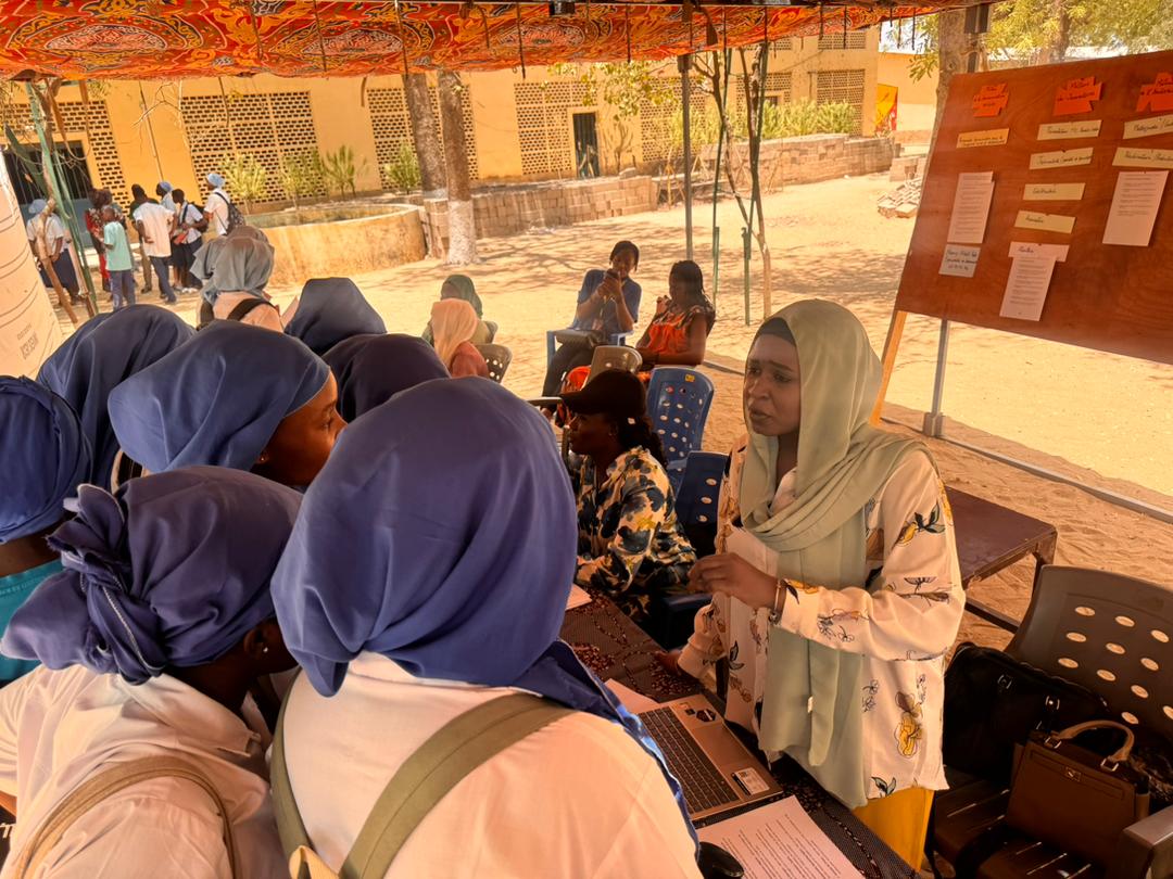 ISOC-TCHAD (@isocchad) on Twitter photo Notre trésorière Hinda Abakar Ramadan, experte en marketing digital, a animé un stand sur le #MarketingDigital & l’#IA au Lycée Sacrée pour inspirer les jeunes filles.
Chez @ISOC_Tchad, on croit fermement : le numérique doit être aussi féminin !
#GirlsInTech <a href="/internetsociety/">Internet Society</a> Notre trésorière Hinda Abakar Ramadan, experte en marketing digital, a animé un stand sur le #MarketingDigital & l’#IA au Lycée Sacrée pour inspirer les jeunes filles.
Chez @ISOC_Tchad, on croit fermement : le numérique doit être aussi féminin !
#GirlsInTech <a href="/internetsociety/">Internet Society</a>