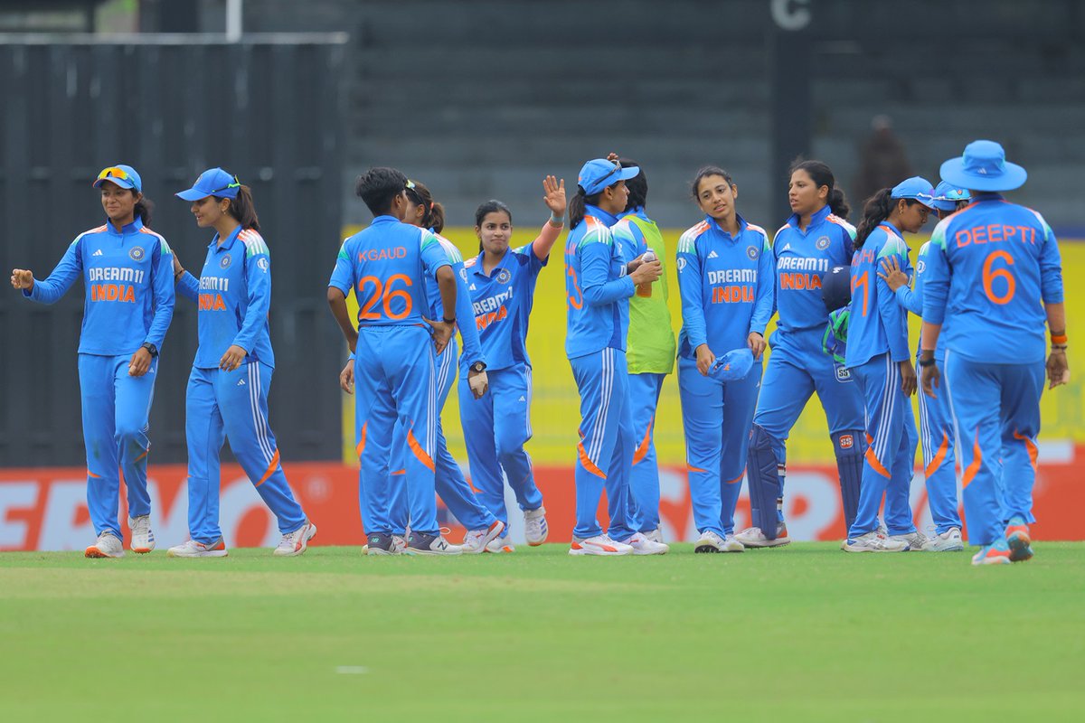 CricinfoHindi's tweet image. अमनजोत कौर के दोहरे झटकों से श्रीलंका मुश्किल में नज़र आ रही है

लाइव - bit.ly/4dcgz5S । #SLvIND