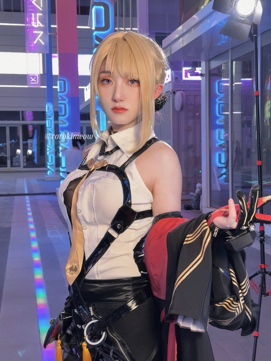 Happy mother’s day!
In this beautiful day I would like to announce a very good news
Roro is going to <a href="/comifuro/">Comic Frontier</a> on 24-25 May! 
See you soon in Jakarta 🥺❤️🇮🇩

Specially thanks to @nyarudeap for letting this happen 💕✨

#cosplay #コスプレ #comicfrontier #zenlesszonezero #evelyn