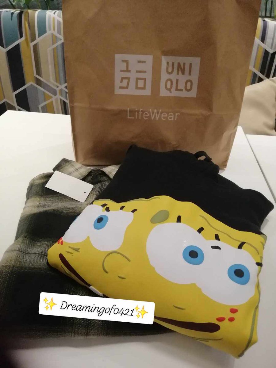 Dreamingof0421's tweet photo. And I Hope he 🌟 also bring the sweat shirt with him when he ⭐ went back to SK after his Thanksgiving Fanmeet 😭
Hoping he 🌟 will wear it too 😍😍😍
#JL #MYGIFT https://t.co/fyBWzPgB4R