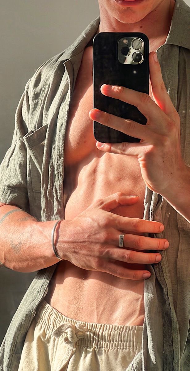 5/10 side boob of the day