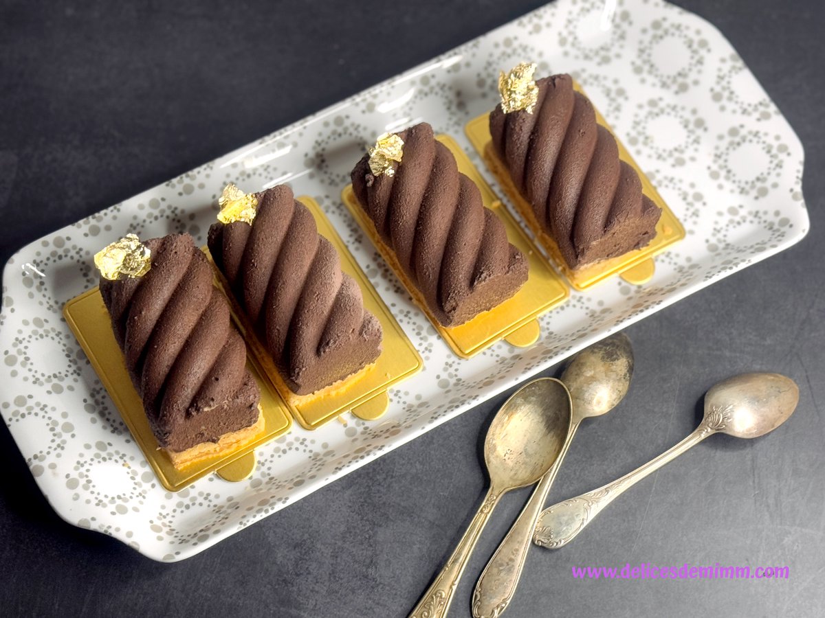 DelicesdeMimm's tweet photo. Petits entremets choco-noisettes https://t.co/W7wziGViAr #entremets #noisettes https://t.co/SgSzYlpNvi