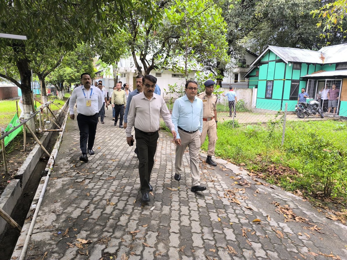 DCSonitpur's tweet image. 📸 #PanchayatElection2025 | Counting Day Highlights
Counting underway at Darrang College, Tezpur for LACs: Barchalla, Tezpur, Rangapara &amp;amp; Naduar.

📍Dhekiajuli LAC: Counting at LOKD College.

Monitored by DC Ankur Bharali, SP &amp;amp; Election Observers.

#Sonitpur #CountingDay #Assam