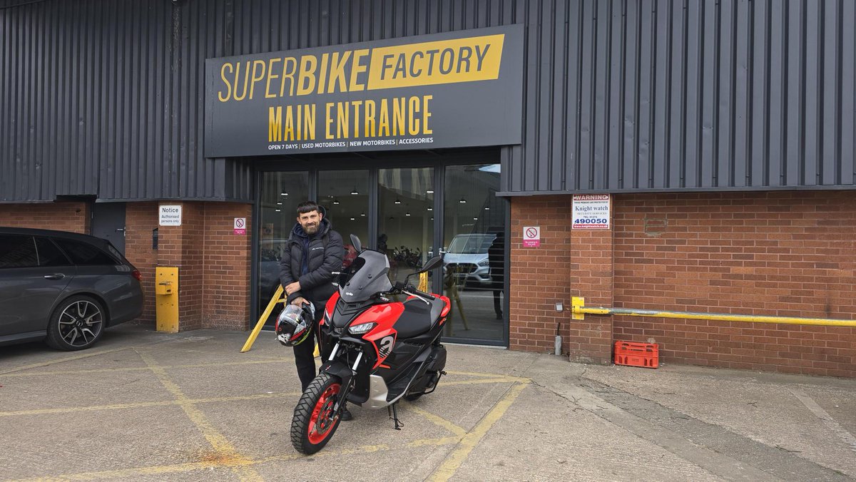 New bike day 🤩

1️⃣ Tim picking up his new Kawasaki ZX10R from Milton Keynes ☀️
2️⃣ Our Sales Executive, Conor, picking up his Triumph Street Triple 675 🤝
3️⃣ Jamie collected his Aprilia SR GT from West Yorkshire, the weather made for the perfect drive home 👌