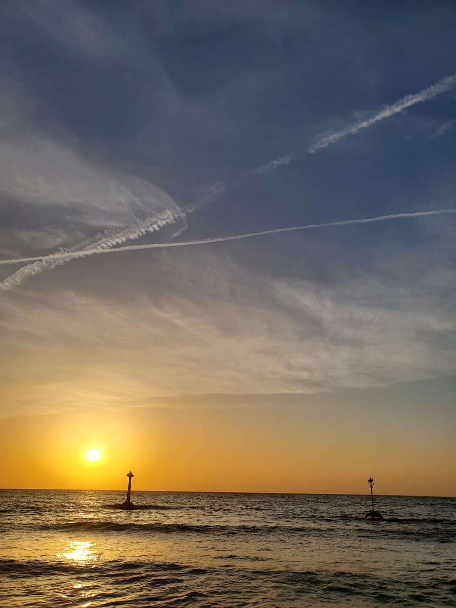 alubacmik's tweet image. 🍮 淡路島の新名物「淡路島ブリュレ」を堪能!
地元食材にこだわり、お土産にもおすすめの逸品です　
#淡路島 #スイーツ   #コブクロ #love