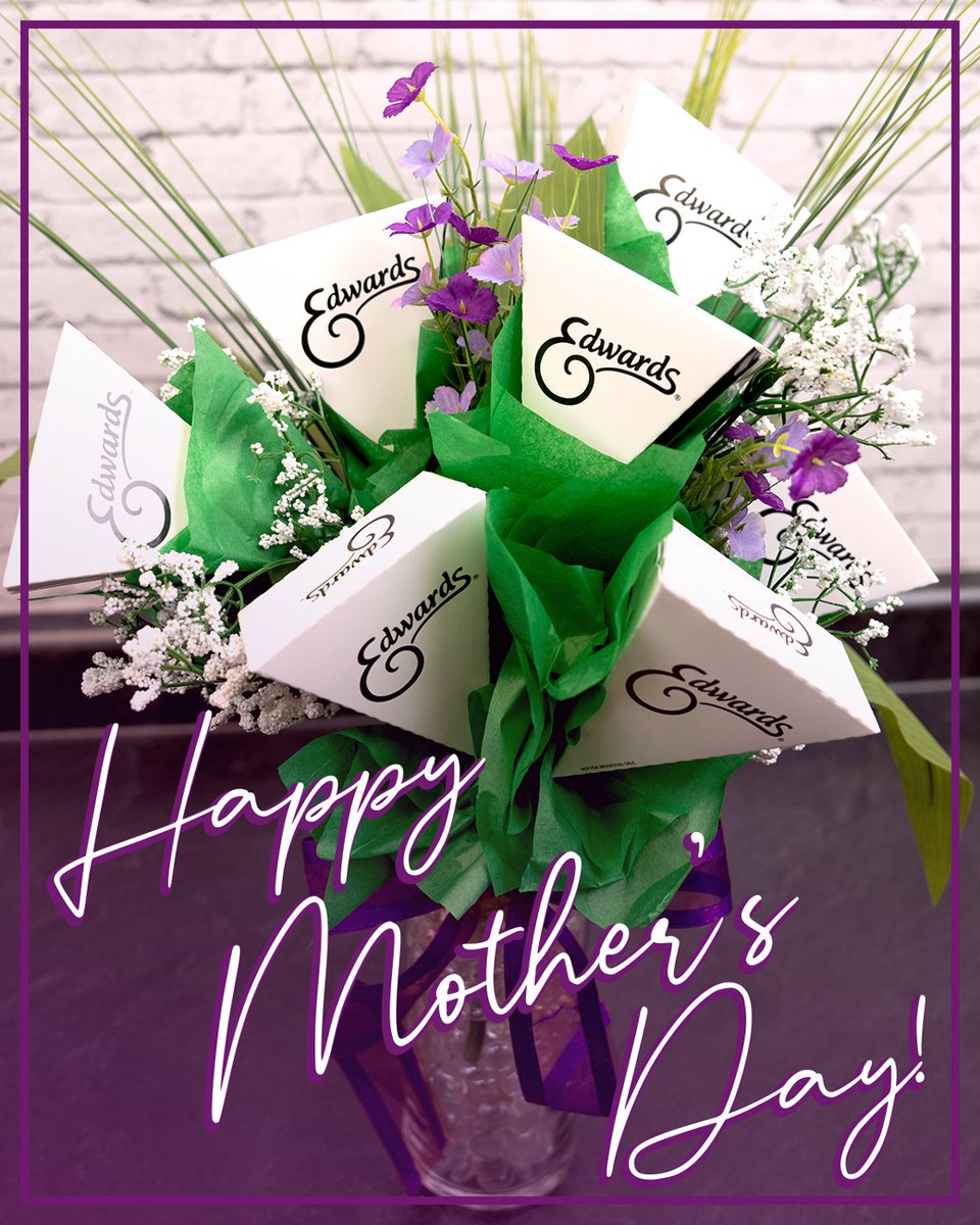 💐 Sending best wishes for a very happy Mother's Day to all our pie-loving moms!! 💜