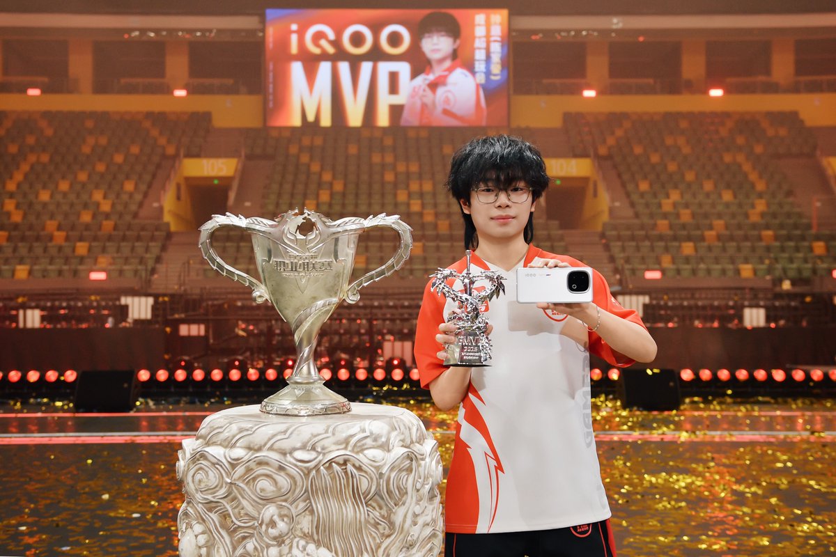 HoKEsports's tweet photo. 🏆KPL Spring 2025 Champions — ALL GAMERS!

 🛫 Their journey continues in Riyadh, Saudi Arabia 🇸🇦!

#KPL2025 #KWC2025 #2025HOK #HonorOfKings #HOKEsports https://t.co/pjFCmlUFR3