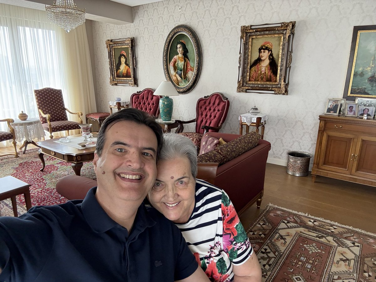 En değerli varlıklarımız annelerimizin #annelergünükutluolsun ❤️💐
#HappyMothersDay