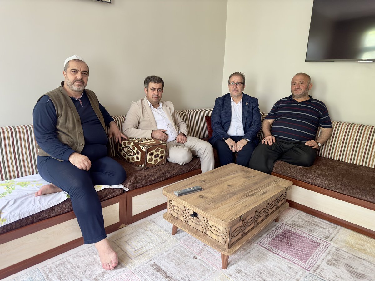 karataysaadet42's tweet photo. İlçe Başkanımız Fatih Karaman,
Başkan Yardımcılarımız ile birlikte;

Milko Kuruluşlarımızdan AGD Bölge Başkanlarından Ceylani Kılıç beye geçirdiği rahatsızlıktan dolayı geçmiş olsun ziyaretinde bulundular. https://t.co/3RsUKW2GNz