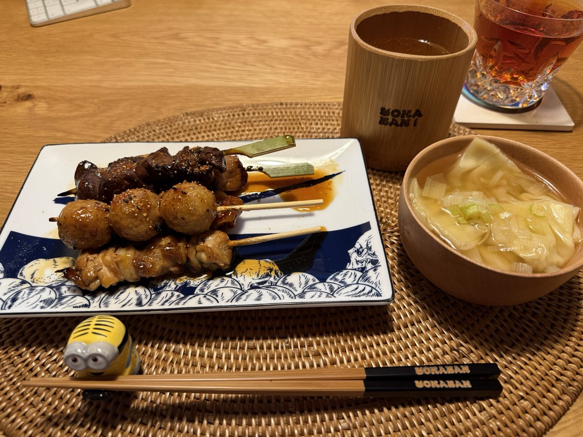 恒例日葉焼鳥🌿
今日のオンライン打ち合わせで
盛り上がったわんたん😳
横尾忠則さんのお皿で🫢

after #YOKABAN ひとり
竹のタンブラーとお箸、
めっちゃ使っていてフィットする😳

タンブラー、くちびるにつけた時の
感触も🫶