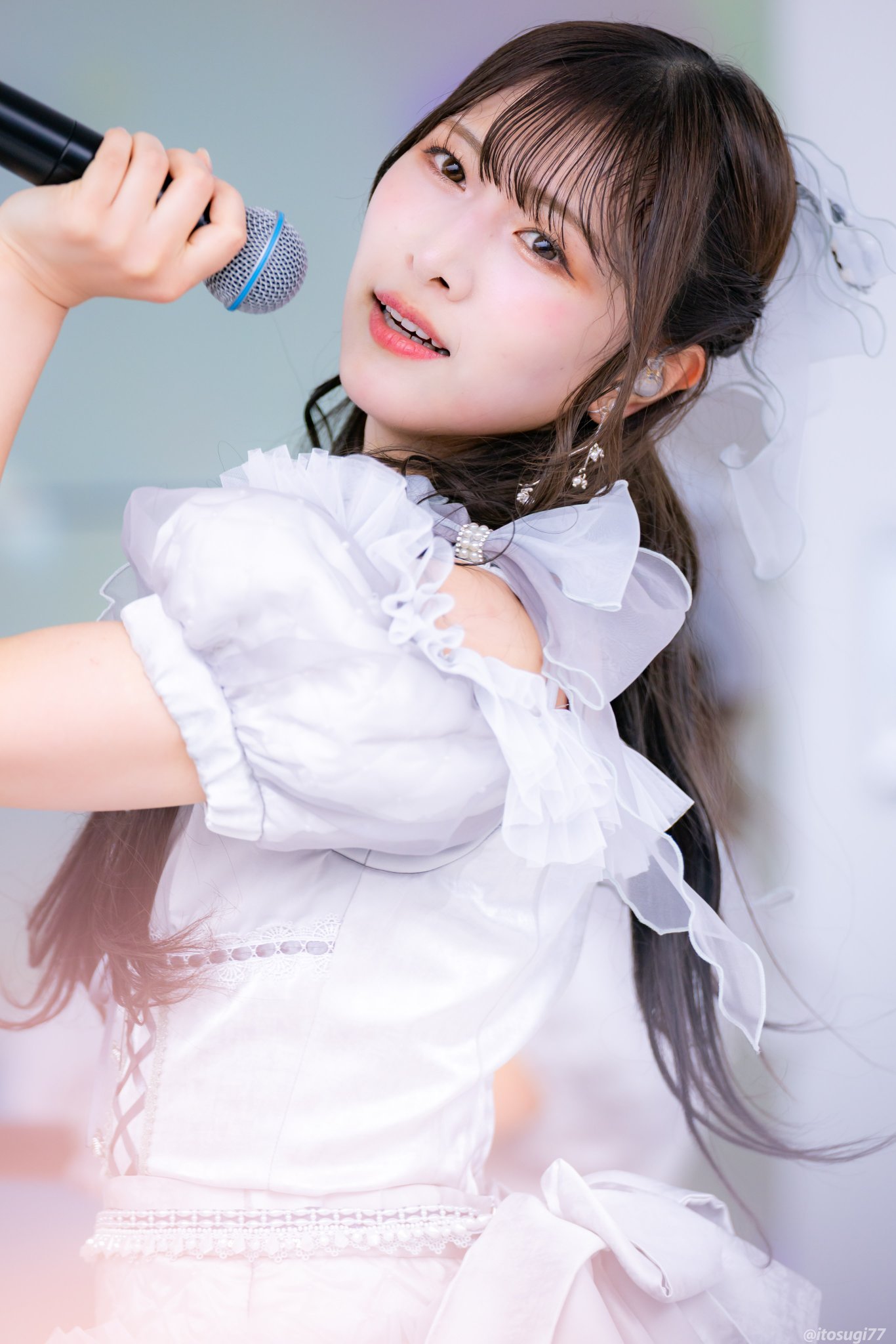 蟹沢萌子 モブノデレラ直筆 と*も様 ≠ME 「モブノデレラ」歌唱衣装 蟹沢萌子 生写真 チュウ
