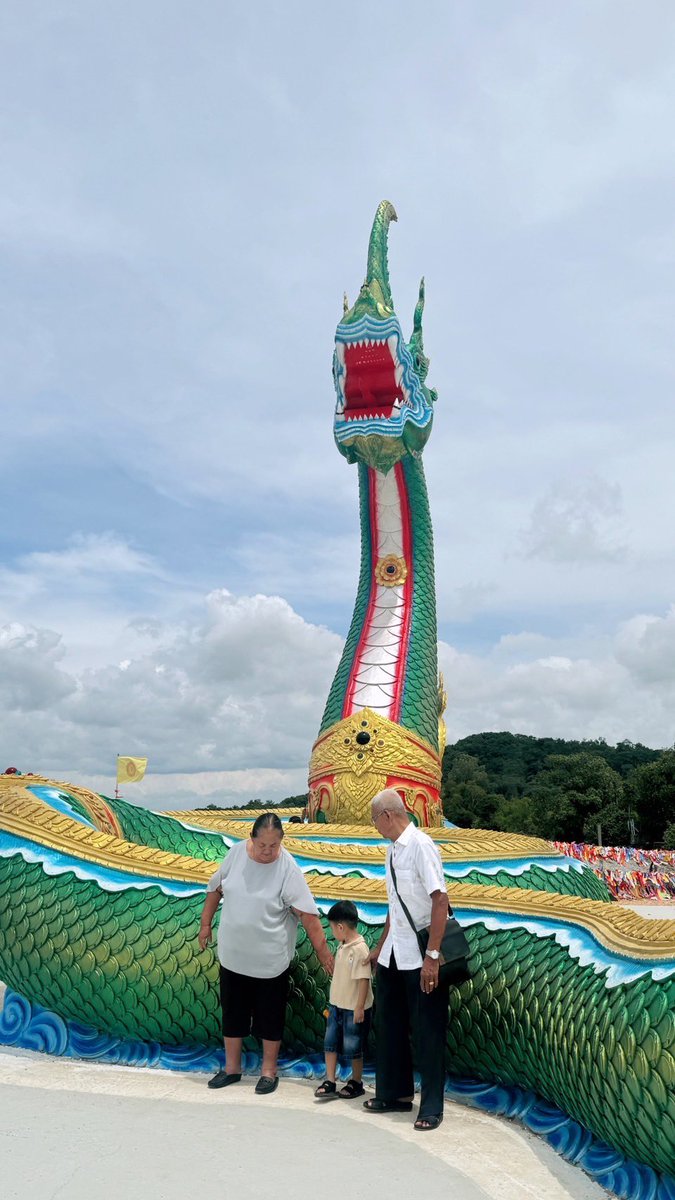 auey_9's tweet photo. HBD คุณแม่ ขอให้สุขภาพร่างกายแข็งแรงทั้งพ่อและแม่ อยู่กับลูก ๆ ไปนาน ๆ รวย ๆๆๆๆ สมหวังทุกอย่างที่ใจคิด❤️💋🍰🎂🌻 https://t.co/o1vTVALylb