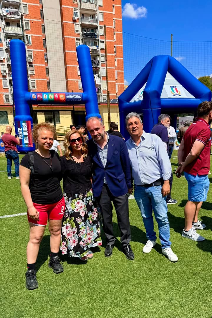 CiroVive's tweet photo. #Scampia #FestaDelRugby 🏉
⬇️⬇️⬇️
https://t.co/1H4Wxdn2kL

https://t.co/Ns1zxBh46y

#CiroVive #festedelrugby #Scampia #CiroViveNelCuoreDiChiLoAma #Rugby #terzotempo #federazioneitalianarugby https://t.co/9UrYdYaluc