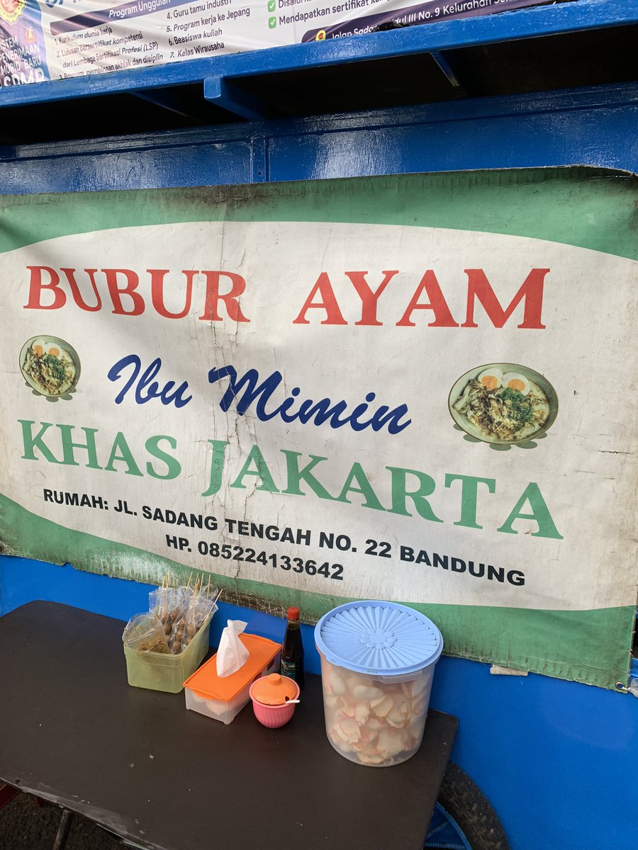lukasterrace's tweet photo. @kozirama Sarapan👌🏻
Bubur ayam ibu mimin khas jakarta
Taman segitiga Sadangserang https://t.co/e2rMAiNOoU