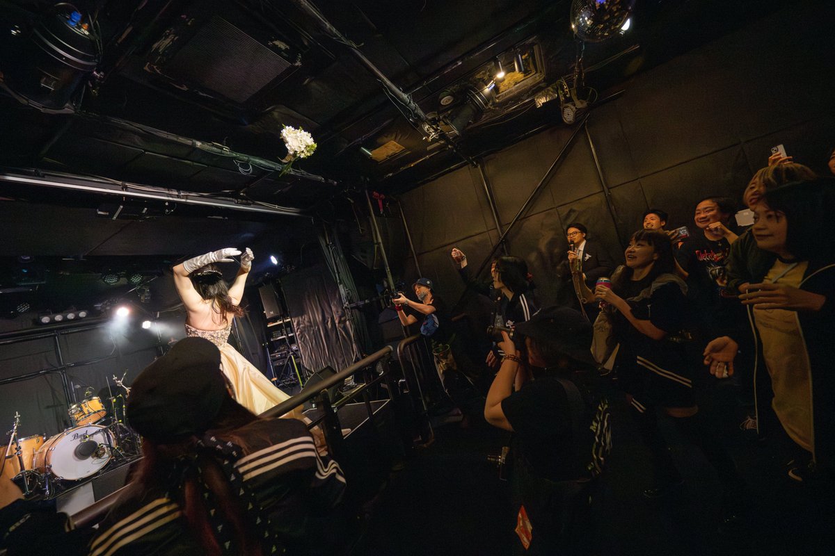 LilY_Makino's tweet photo. ぼびまる結婚式①
#tmp2505bobimaru

写真スタッフとして、1日撮らせて頂いた。
とんでもなく幸せ空間で、朝の準備からずっと楽しかった。
声をかけてくれたボビーさんには感謝やし、はるさんと二人で末長く幸せに過ごして、節目の度に永田家の写真を撮らせてもらいたい。

#メタボリックシンジゲート https://t.co/rrR9gibfDD
